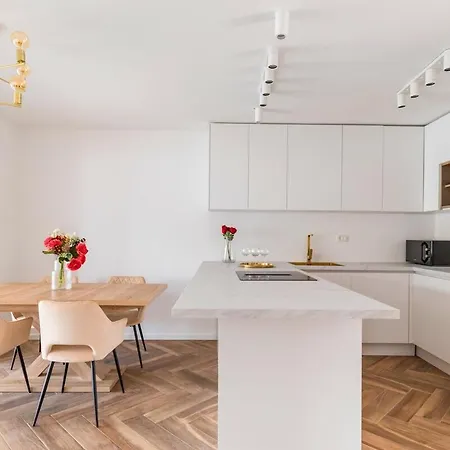 别墅 Nova Lux, New-build Beachfront *