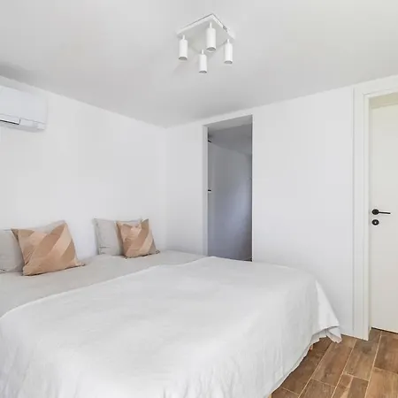Villa Luxury Beachfront Seget Vranjica