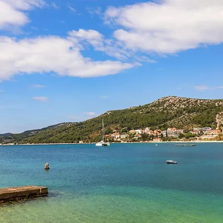 Nova Lux, New-build Beachfront 别墅 *