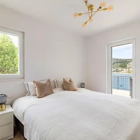 Luxury Beachfront Seget Vranjica