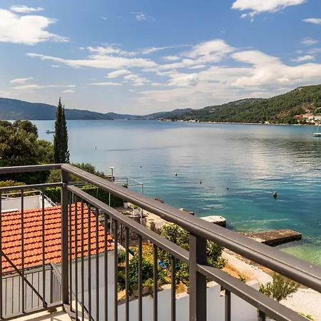 Nova Lux, New-build Beachfront * 希杰·弗朗吉卡