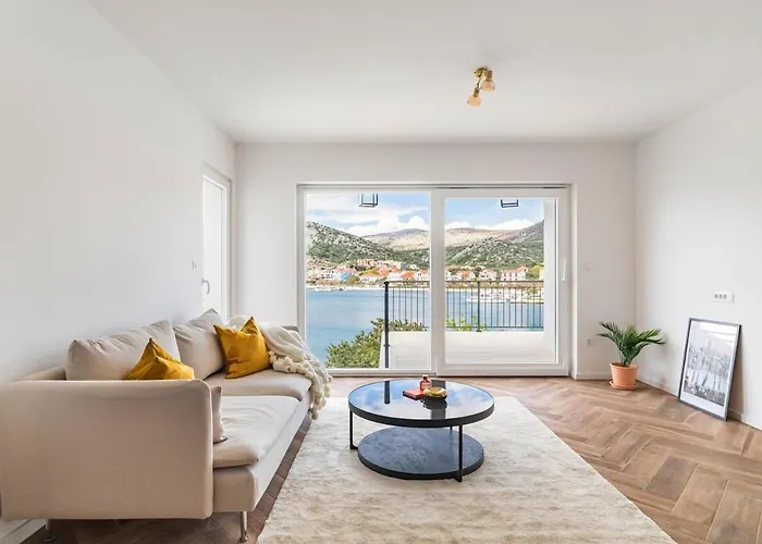 Nova Lux, New-build Beachfront * Seget Vranjica