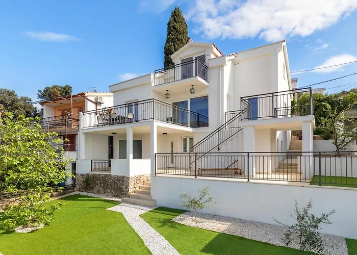 Nova Lux, New-build Beachfront * Seget Vranjica