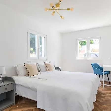 Nova Lux, New-build Beachfront Βίλα *