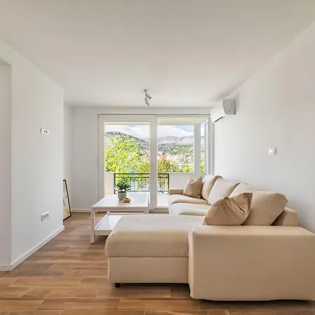 Βίλα Nova Lux, New-build Beachfront