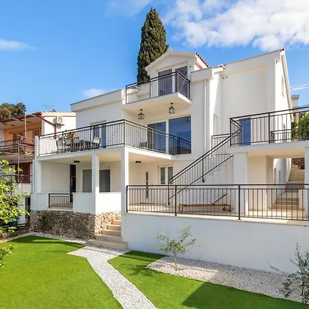 Nova Lux, New-build Beachfront * Seget Vranjica