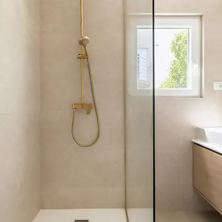 Luxury Beachfront سيغيت فغانييتْسا
