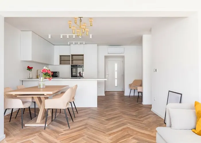 Villa Nova Lux, New-build Beachfront