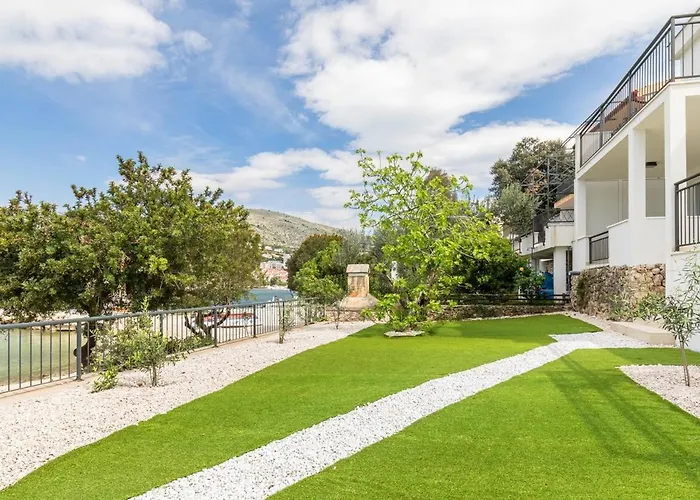 Nova Lux, New-build Beachfront Villa Seget Vranjica